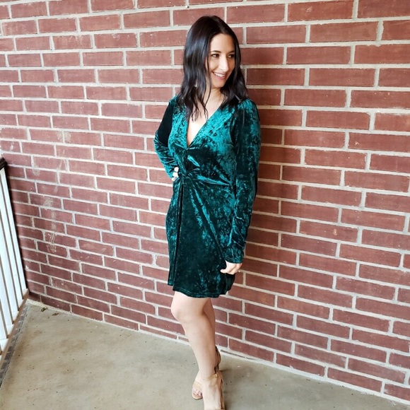 LAST 1* LONG SLEEVE TWISTED VELVET DRESS - Picture 5 of 7